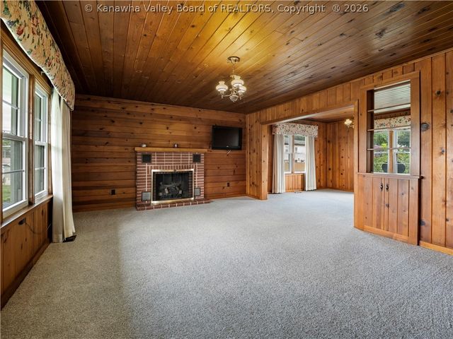 1216 W 12th Street, Nitro, WV 25143