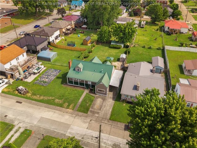 1216 W 12th Street, Nitro, WV 25143