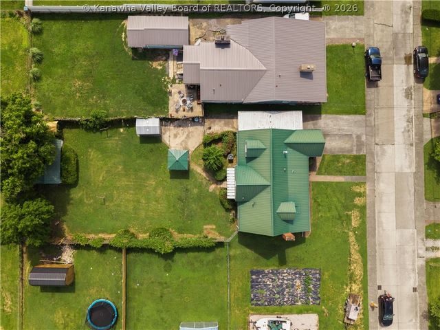 1216 W 12th Street, Nitro, WV 25143
