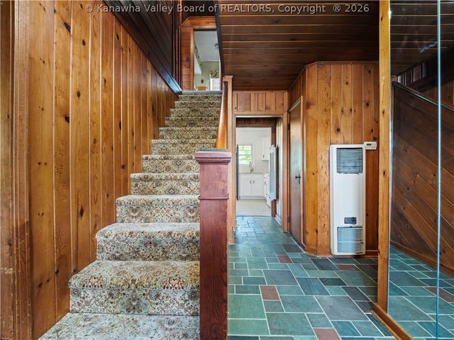 1216 W 12th Street, Nitro, WV 25143