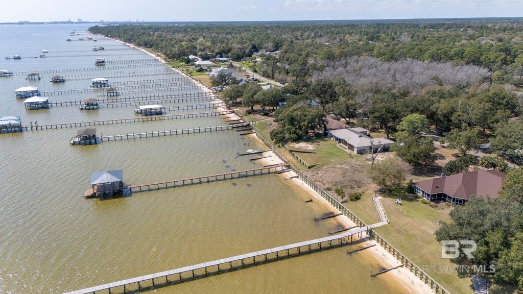 9202 Bay View Drive, Lillian, AL 36549
