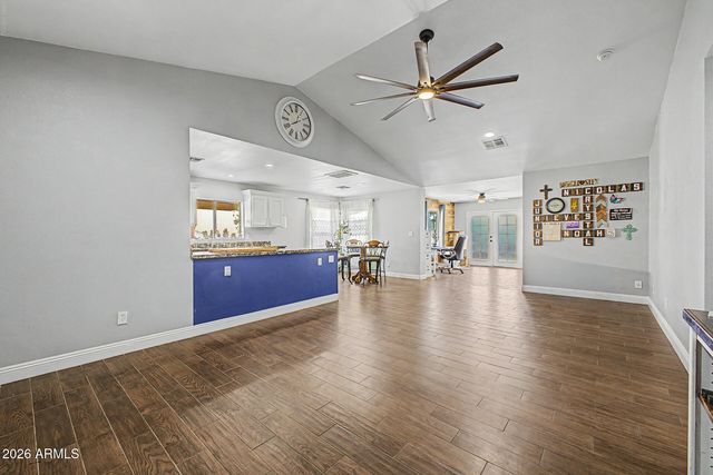 8615 W DIANA Avenue, Peoria, AZ 85345