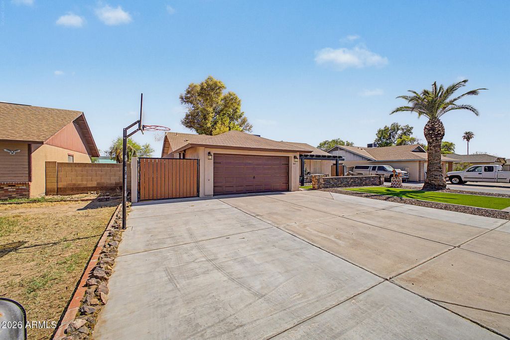 8615 W DIANA Avenue, Peoria, AZ 85345 — photo 3