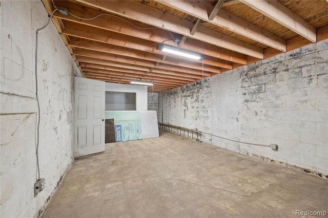 300 Oakwood, Detroit, MI 48217