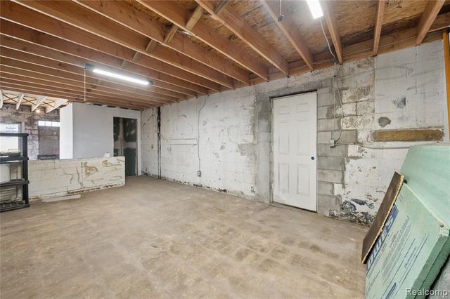 300 Oakwood, Detroit, MI 48217