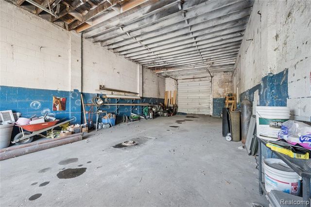 300 Oakwood, Detroit, MI 48217