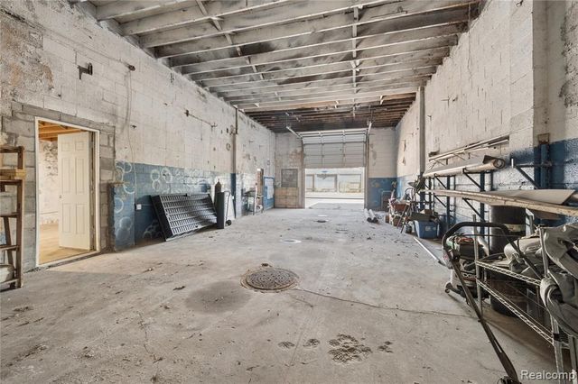 300 Oakwood, Detroit, MI 48217