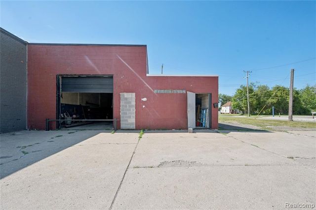 300 Oakwood, Detroit, MI 48217