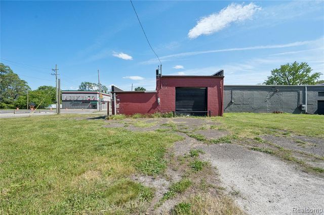300 Oakwood, Detroit, MI 48217