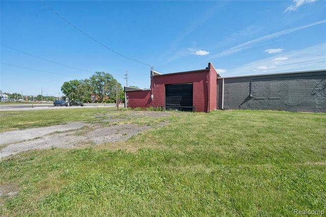 300 Oakwood, Detroit, MI 48217