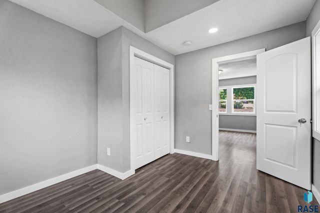 823 W 22nd St Street, Sioux Falls, SD 57105