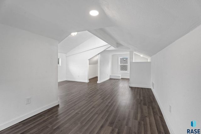 823 W 22nd St Street, Sioux Falls, SD 57105