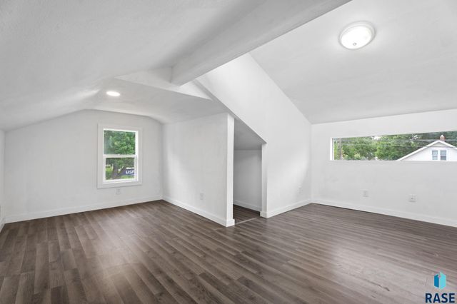 823 W 22nd St Street, Sioux Falls, SD 57105