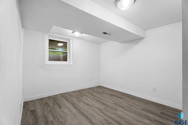823 W 22nd St Street, Sioux Falls, SD 57105