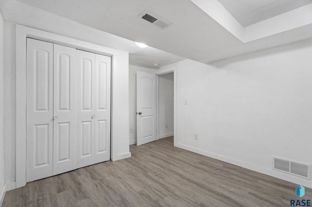 823 W 22nd St Street, Sioux Falls, SD 57105