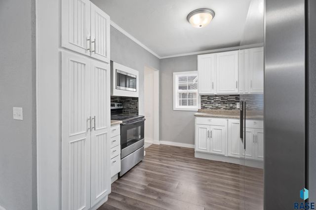 823 W 22nd St Street, Sioux Falls, SD 57105