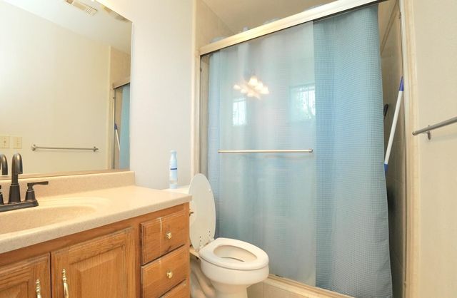 1261 E Adams Avenue, Fresno, CA 93725