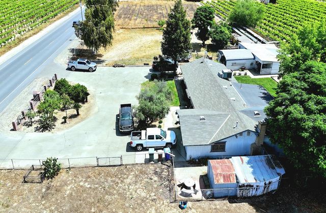 1261 E Adams Avenue, Fresno, CA 93725
