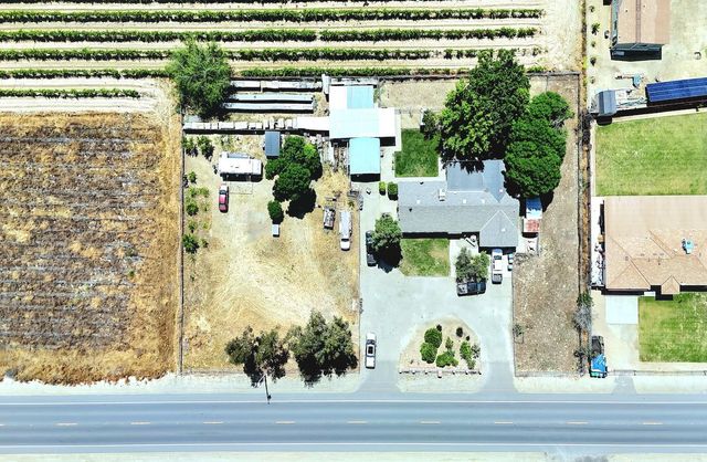 1261 E Adams Avenue, Fresno, CA 93725