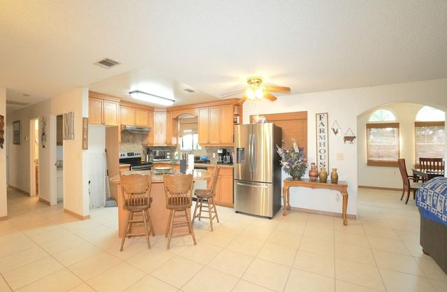 1261 E Adams Avenue, Fresno, CA 93725