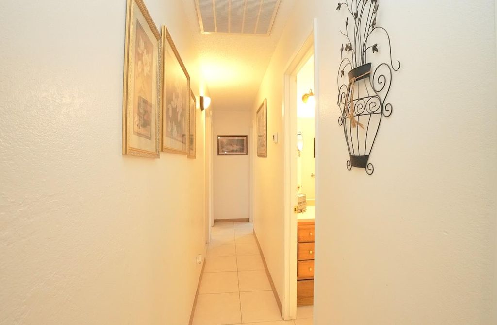 Image 10 of property listing at 1261 E Adams Avenue, Fresno, CA 93725