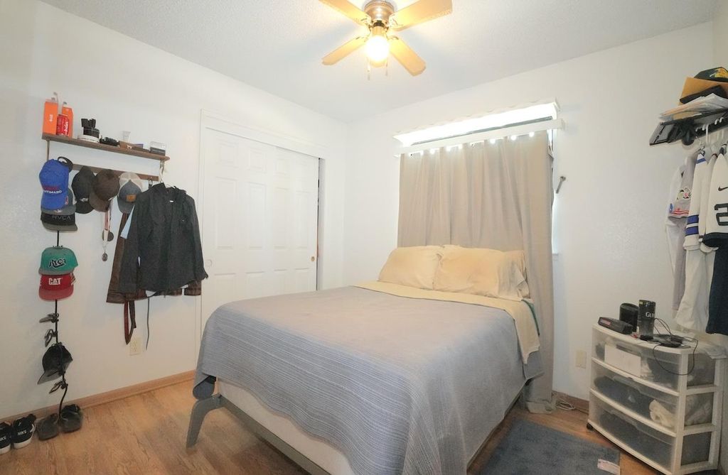 Image 13 of property listing at 1261 E Adams Avenue, Fresno, CA 93725