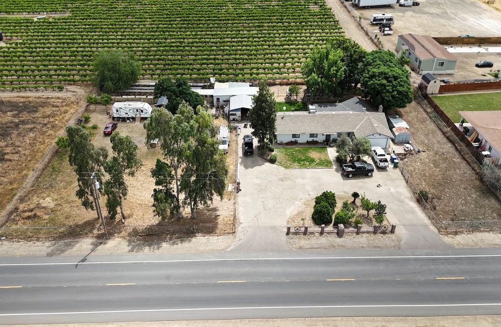 Image 36 of property listing at 1261 E Adams Avenue, Fresno, CA 93725