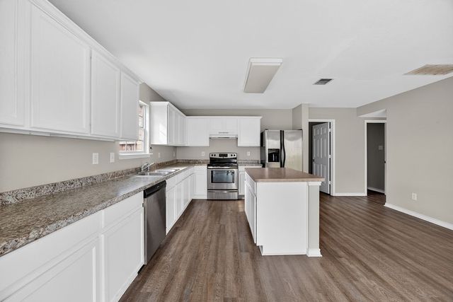 332 Bob White Drive, Red Oak, TX 75154