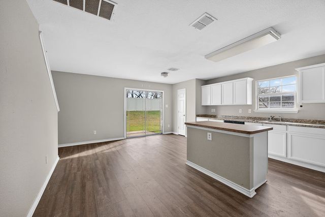 332 Bob White Drive, Red Oak, TX 75154