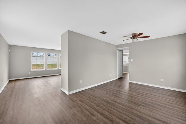 332 Bob White Drive, Red Oak, TX 75154