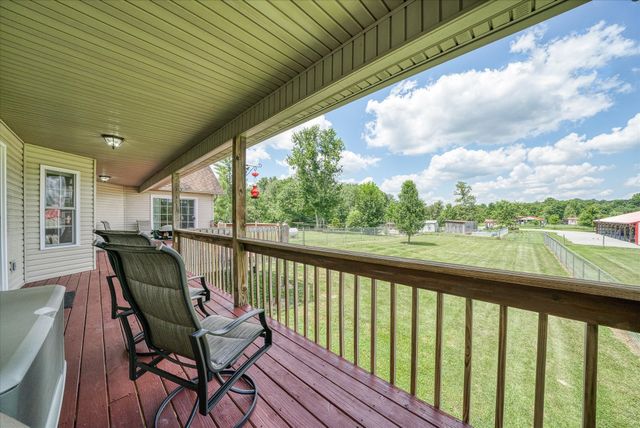 125 Clarence Lee Rd, Lancing, TN 37770