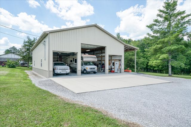 125 Clarence Lee Rd, Lancing, TN 37770