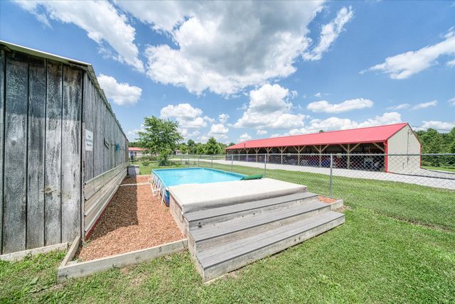 125 Clarence Lee Rd, Lancing, TN 37770