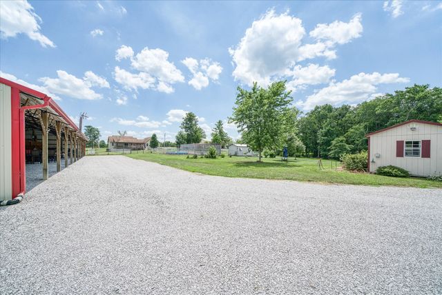 125 Clarence Lee Rd, Lancing, TN 37770