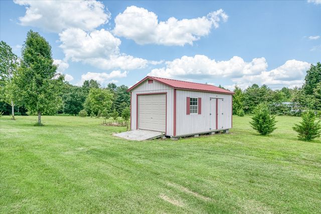 125 Clarence Lee Rd, Lancing, TN 37770
