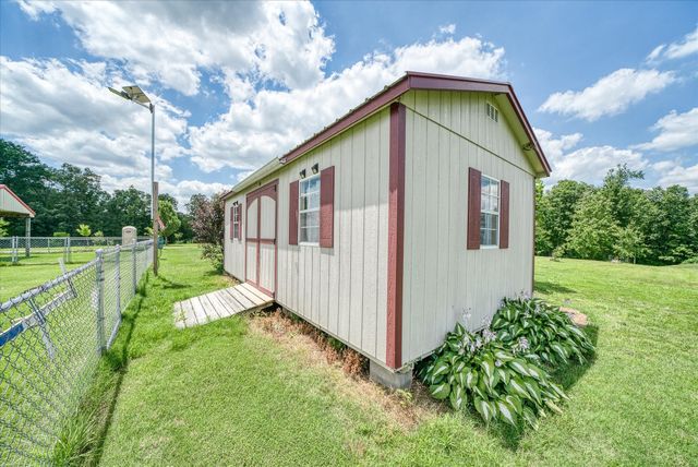 125 Clarence Lee Rd, Lancing, TN 37770