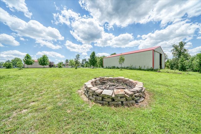 125 Clarence Lee Rd, Lancing, TN 37770