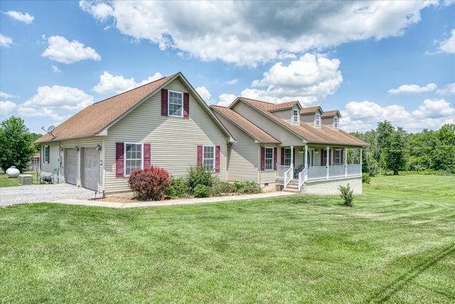 125 Clarence Lee Rd, Lancing, TN 37770