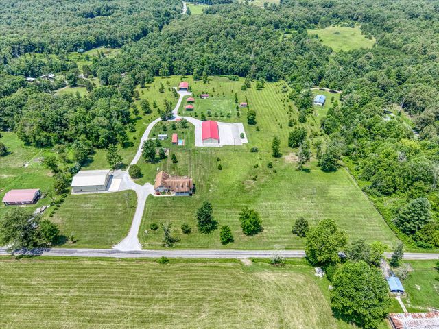 125 Clarence Lee Rd, Lancing, TN 37770