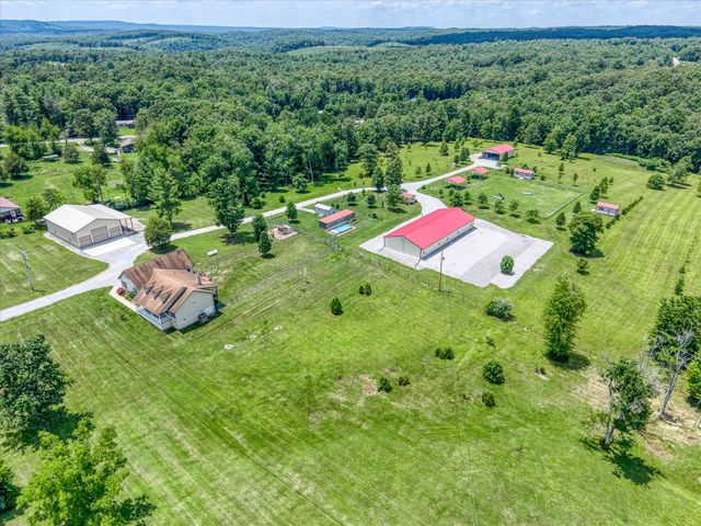 125 Clarence Lee Rd, Lancing, TN 37770