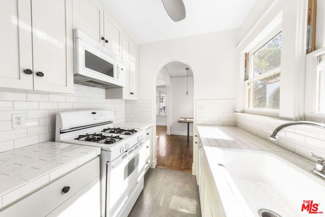 1111 Laveta Terrace, Los Angeles, CA 90026