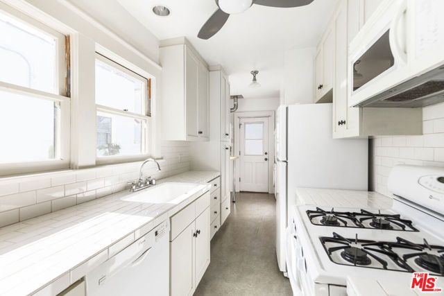 1111 Laveta Terrace, Los Angeles, CA 90026