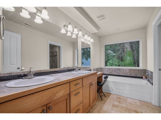 2220 Nw 110TH Cir, Vancouver, WA 98685