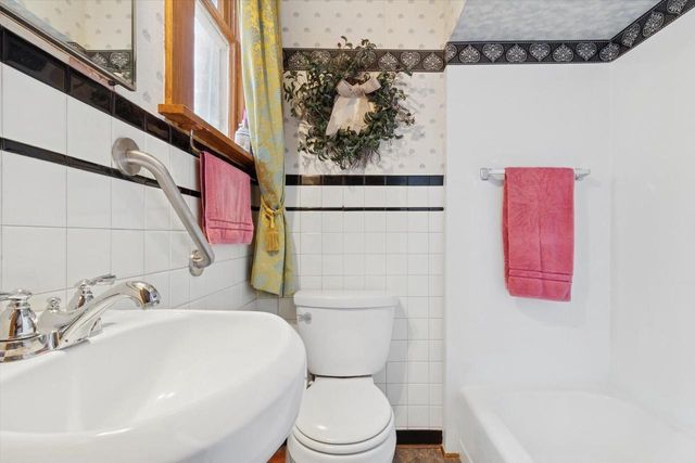 419 Milton Avenue, Janesville, WI 53545