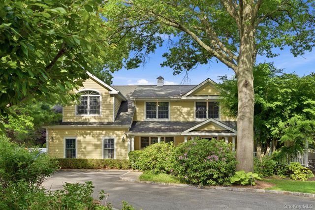 316 S Woods Road, Woodbury, NY 11797