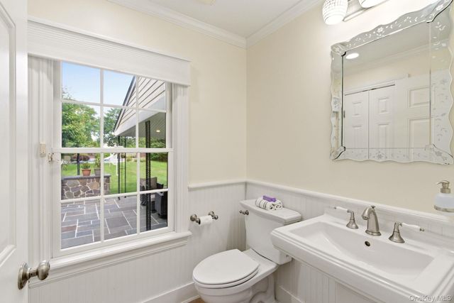 316 S Woods Road, Woodbury, NY 11797