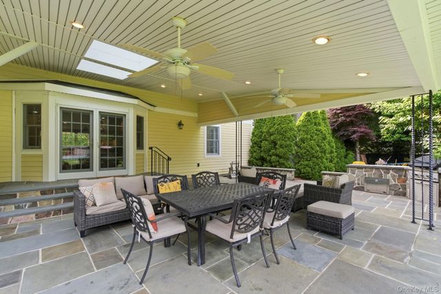 316 S Woods Road, Woodbury, NY 11797