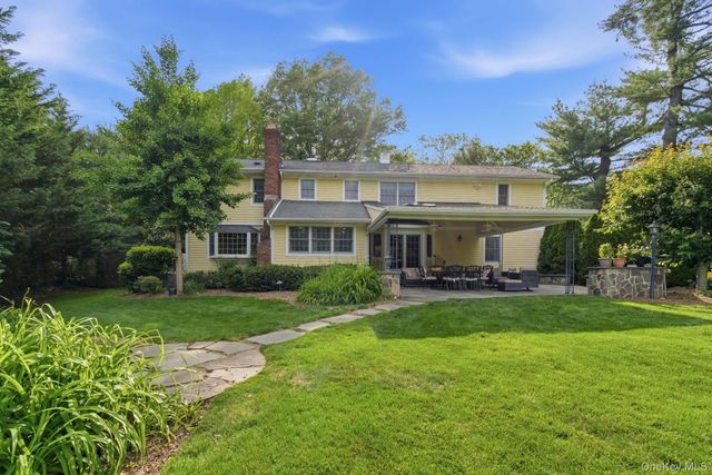 316 S Woods Road, Woodbury, NY 11797