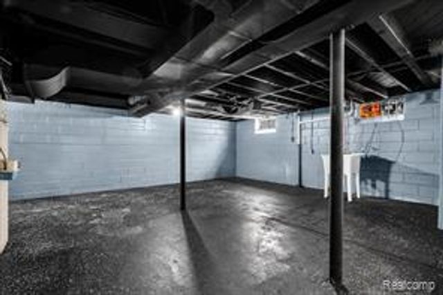 19703 Mansfield Street, Detroit, MI 48235