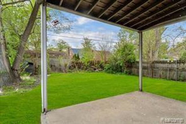 19703 Mansfield Street, Detroit, MI 48235
